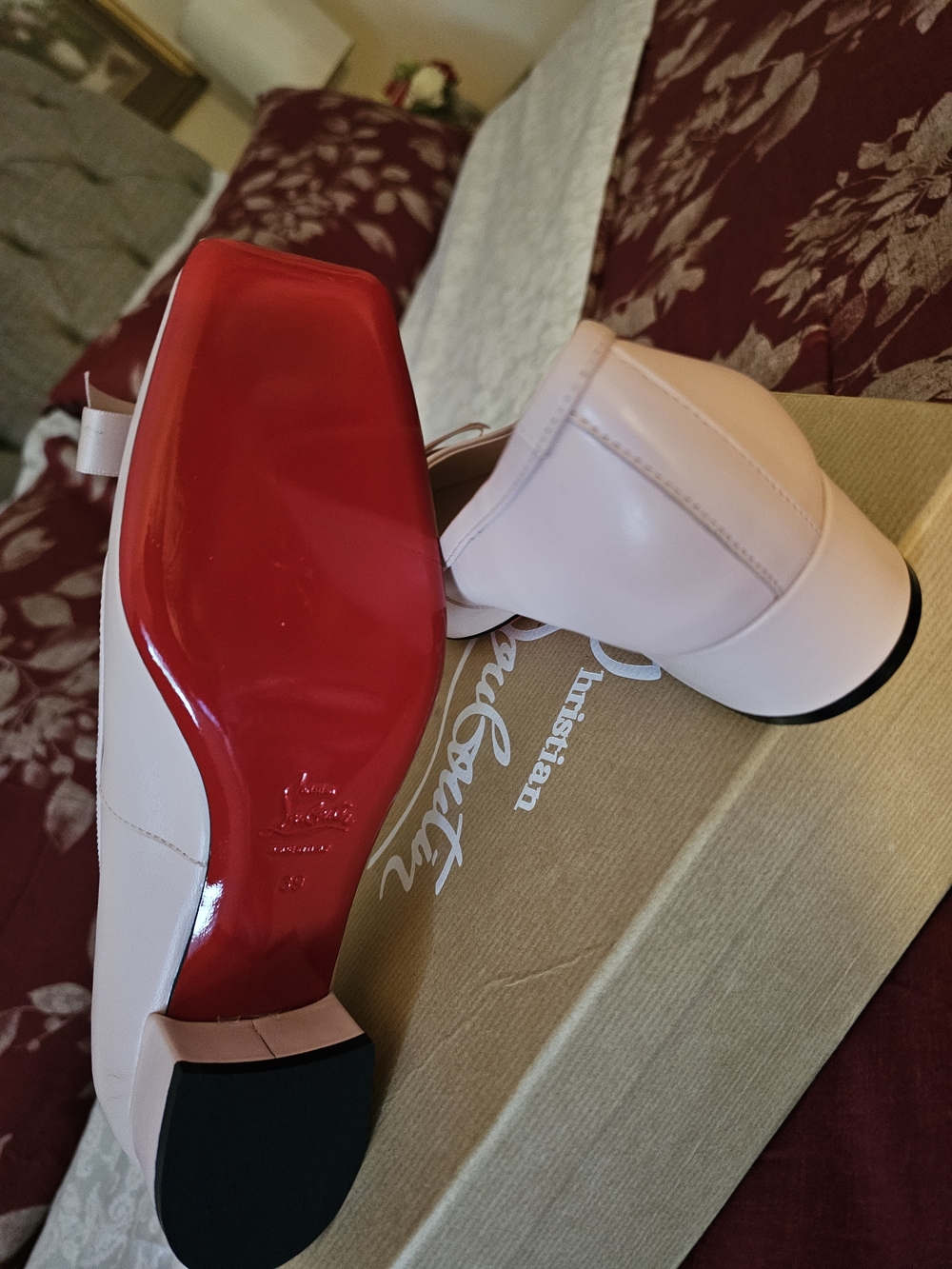 Christian Louboutin Nude Pink Bow Ballet Flats - Picture 4 of 5